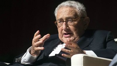 كيسنجر: أمريكا على شفا حرب مع روسيا والصين