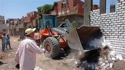 محافظ المنيا يتابع إزالة التعديات ورفع تراكمات القمامة والمخلفات بعدد من المراكز