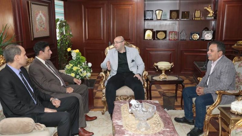 محافظ بنى سويف يلتقى