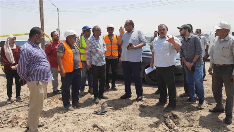 يتفقد مشروع الصرف