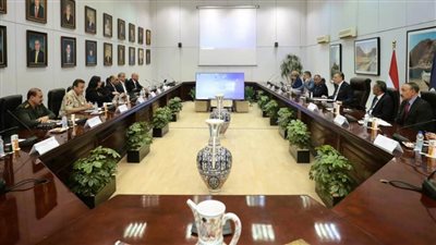 وزير السياحة والآثار يؤكد أهمية صناعة السياحة ودورها في الاقتصاد القومي للبلاد