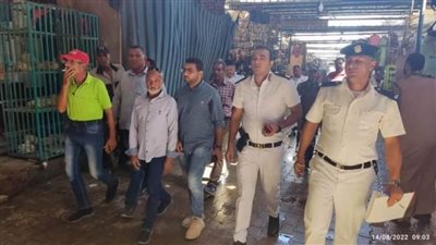 الوحدة المحلية لمركز الخارجة تدشن حملة موسعة لرفع الإشغالات التي تعوق المارة