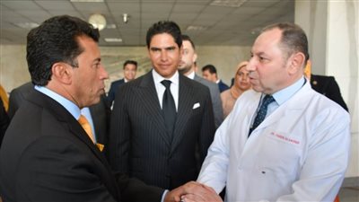 صبحي وأبو هشيمة في زيارة لمصابي حريق الكنيسة