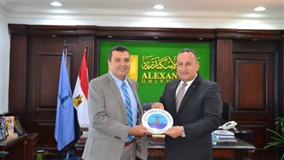رئيس جامعة الإسكندرية يستقبل وفدًا من جامعة لويفل الأمريكية وجامعة العلمين الدولية