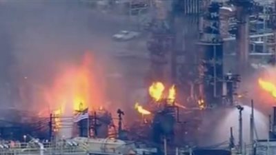 الجزائر: إصابة ٣ أشخاص إثر نشوب حريق بإحدى المناطق الصناعية للنفط