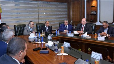 وزير الطيران الجديد الفريق عباس حلمي يعقد لقاءه الأول مع قيادات الوزارة ورؤساء الشركات