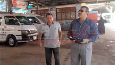 خداش يتفقد مواقف سيارات الأجرة بمدينة مطوبس