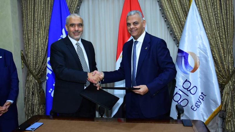 خلال توقيع البروتوكول