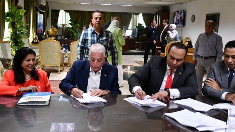 خلال الاجتماع