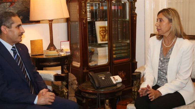 وزيرة الثقافة ومحافظ