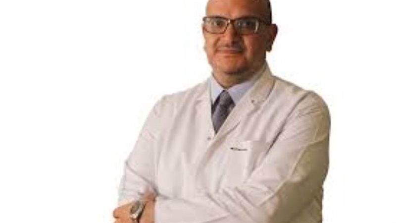 الدكتور أشرف خليل