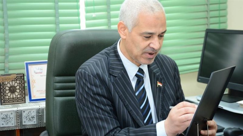 الدكتور احمد عبدالمولي