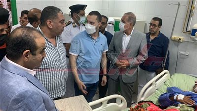 محافظ كفر الشيخ يطمئن على محمد السيد أمين المرور المصاب في حادث