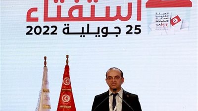 هيئة الانتخابات بتونس تعلن قبول نص مشروع الدستور الجديد ودخوله حيز التنفيذ
