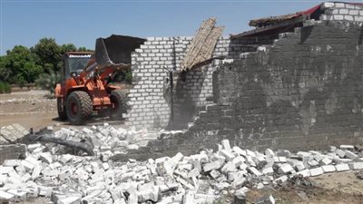 إزالة 269 حالة تعدٍ على مساحة 26976 متر مباني و122 فدان زراعة بأسيوط