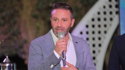 حازم إمام يعتذر لأبو جبل.. ما السبب؟ 