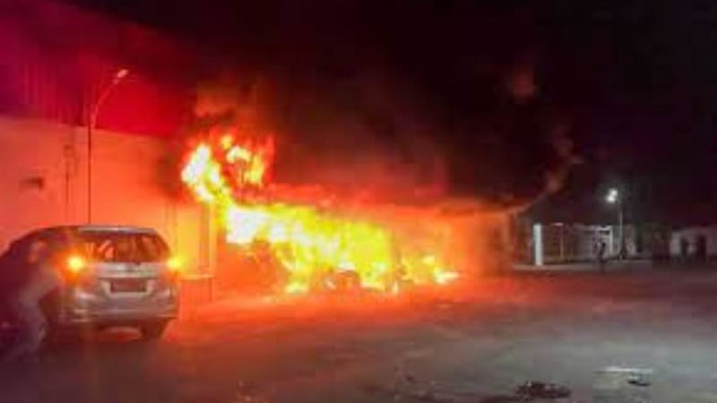 حريقا في ٣ مقاطعات