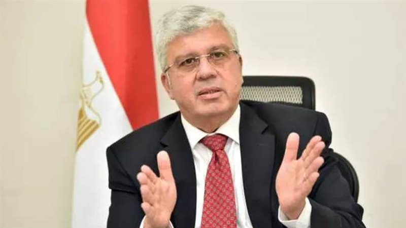 الدكتور أيمن عاشور