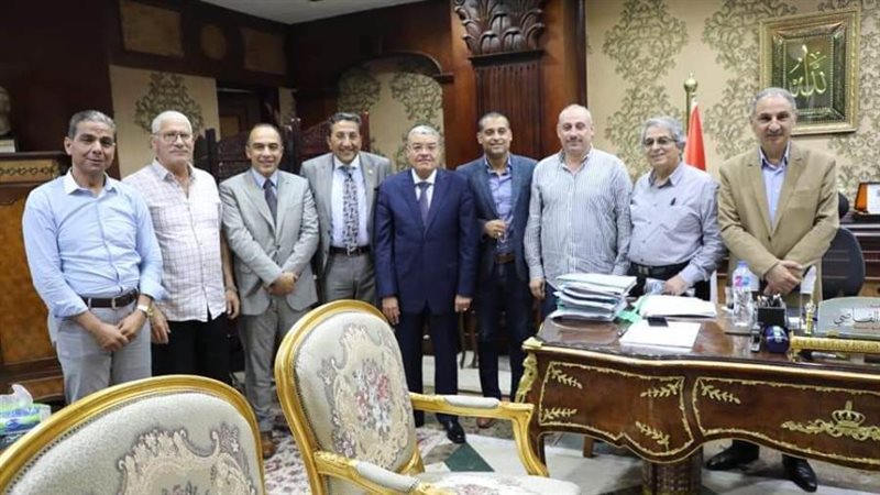 محافظ المنيا مع النواب