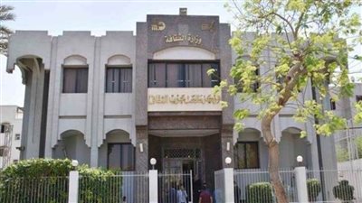 الاحتفال بذكرى افتتاح قناة السويس الجديدة بصالون 