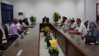 رئيس جامعة العريش: أهمية تصميم برامج لتنمية مهارات العاملين