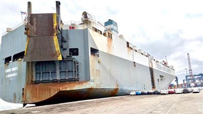 تفريغ 1315 سيارة وشحن 3050 طن صودا كاوية وتداول 19 سفينة بميناءي شرق وغرب بورسعيد