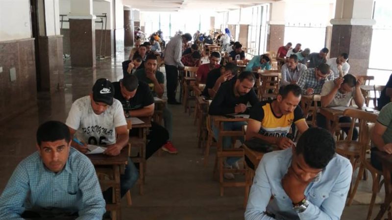 جانب من الامتحانات