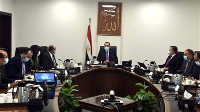 رئيس الوزراء يلتقي وزيري الطيران والسياحة لاستعراض ملفات العمل المشتركة بين الوزارتين