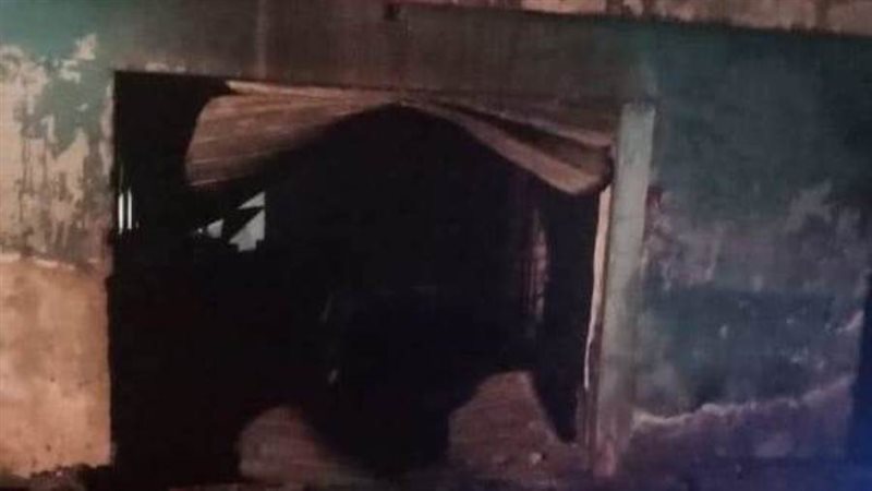 المصنع المحترق