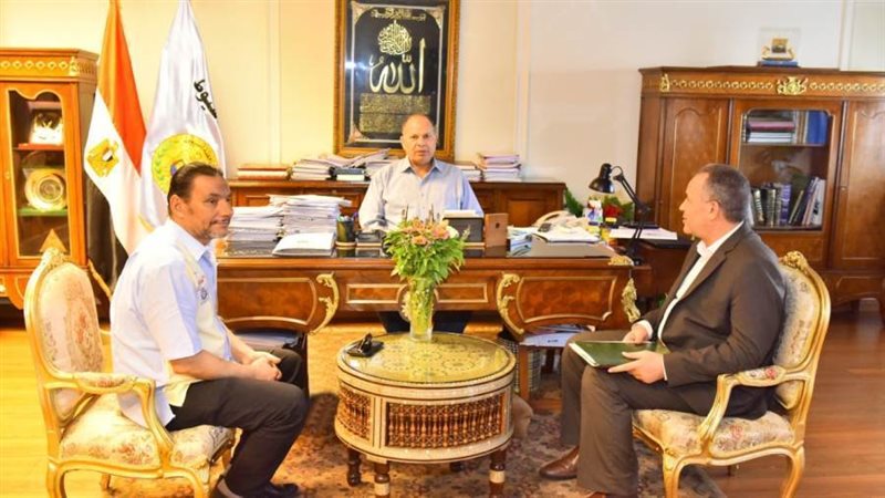 محافظ أسيوط يتابع