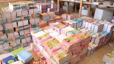 وصول دفعة جديدة للكتب الدراسية الخاصة بعام 2023/2022 بمديرية تعليم الوادي الجديد