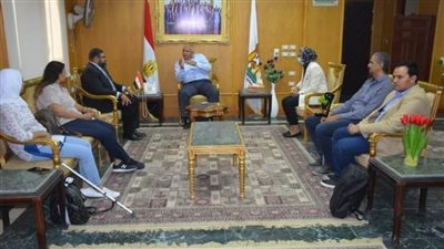  محافظ الوادي الجديد يلتقي وفدي 