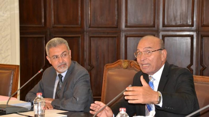 أثناء الاجتماع