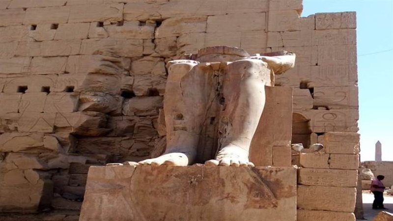 ترميم تمثال الملك