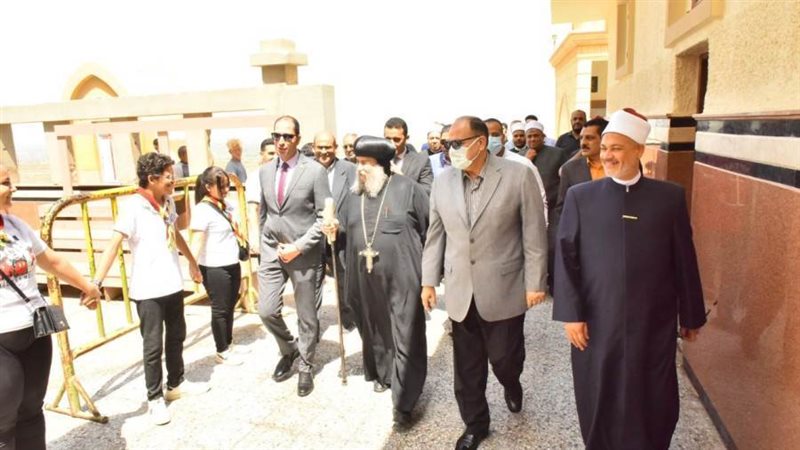 جانب من تقديم التهنئة