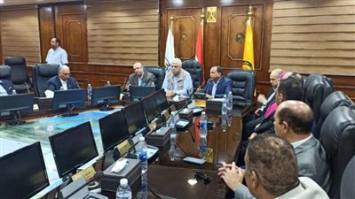 وزير التعليم العالي يجتمع بعمداء الكليات وأعضاء هيئة التدريس بجامعة بني سويف 