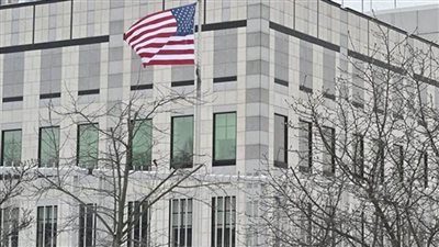 السفارة الأمريكية في كييف تحث رعاياها على مغادرة أوكرانيا فورًا