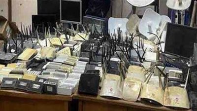 ضبط شبكتين لتوزيع خدمات الإنترنت بدون ترخيص بالبحيرة والقاهرة