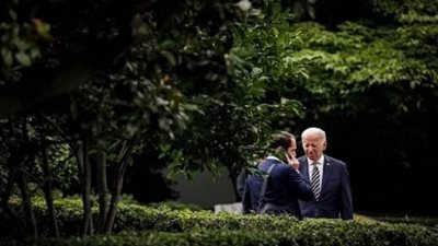 المساعد الشخصي لبايدن يغادر موقعه بالبيت الأبيض ليتولى منصبا جديدا في وزارة النقل