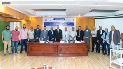 رئيس جامعة سوهاج يشهد فعاليات مناقشة رسالتي ماجستير لطبيبين بقسم التوليد وأمراض النساء