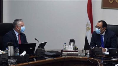رئيس الوزراء يلتقي رئيس الهيئة العامة للمنطقة الاقتصادية لقناة السويس