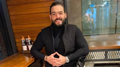 سامح عبد العزيز يستكمل فريق عمل 