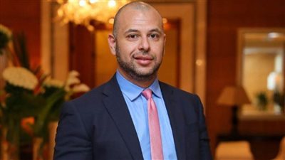 السيرة الذاتية لرئيس البورصة المصرية الجديد