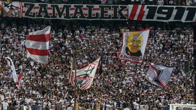 لماذا حلقت صورة المدرب البرتغالي فيريرا في سماء استاد القاهرة؟