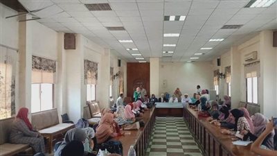 محافظ الشرقية يشيد بالقومي للمرأة في التوعية بمخاطر الزواج المبكر