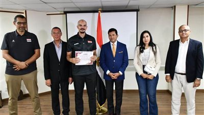  وزير الرياضة يكرم المنتخب المصري للكرة الطائرة
