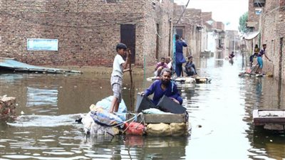 مساعدات دولية إغاثية إلى باكستان إثر السيول والفيضانات