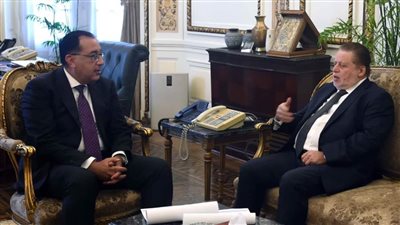 رئيس الوزراء يلتقي محافظ البنك المركزي لاستعراض عدد من الملفات الاقتصادية