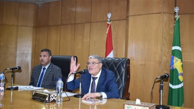 بدء أعمال الصيانة لمرافق المنطقة الصناعية بالمنيا ومراجعة الاشتراطات البيئية لعدد من المصانع