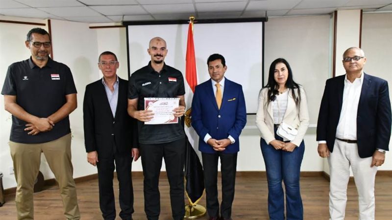 د. أشرف صبحى